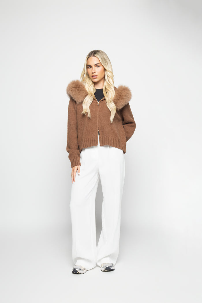 Romaine | Gilet en maille avec capuche en fausse fourrure