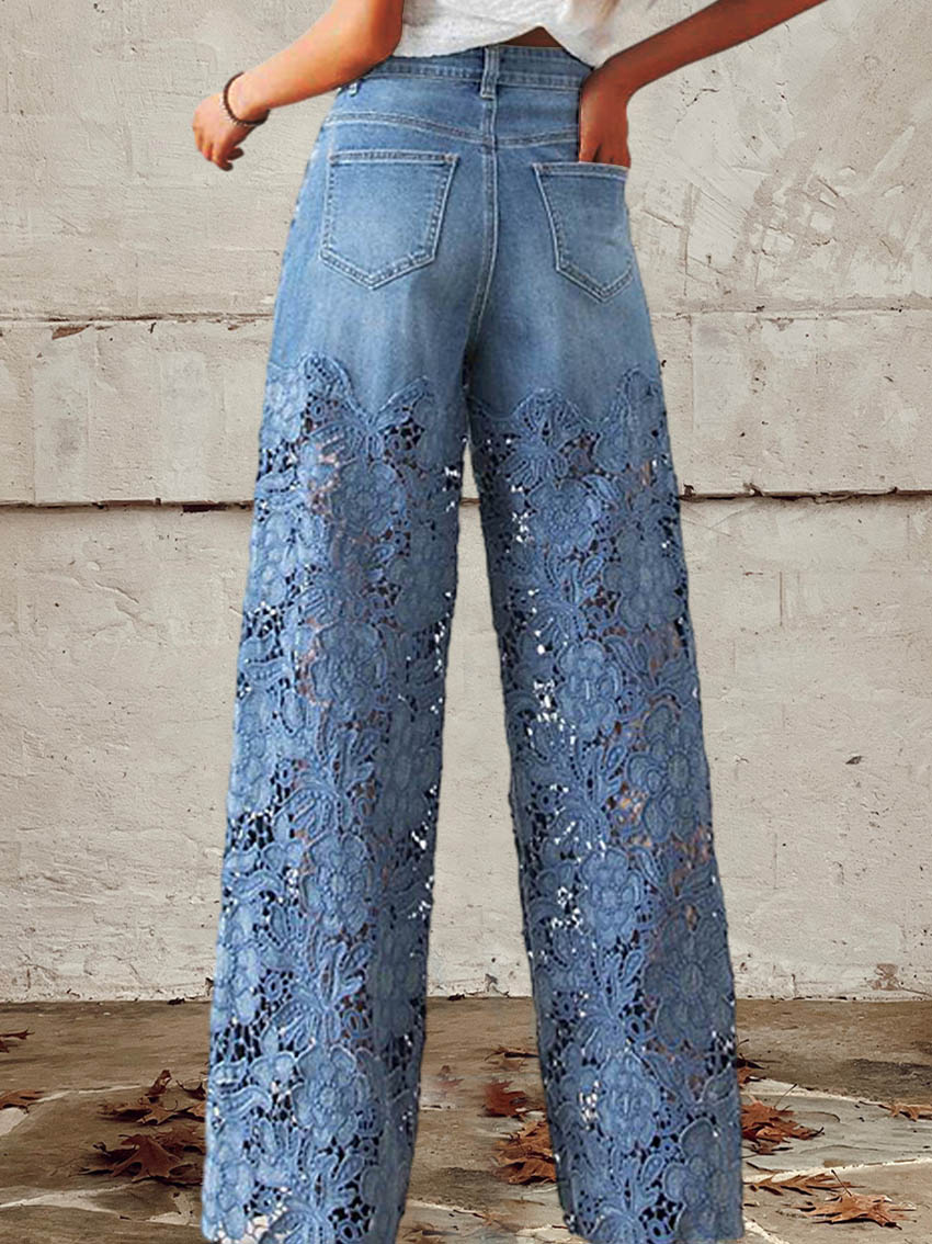 Séraphine | Jean évasé en denim avec incrustations dentelle florale
