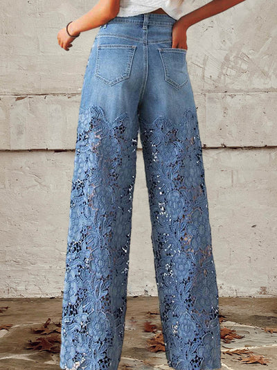 Séraphine | Jean évasé en denim avec incrustations dentelle florale