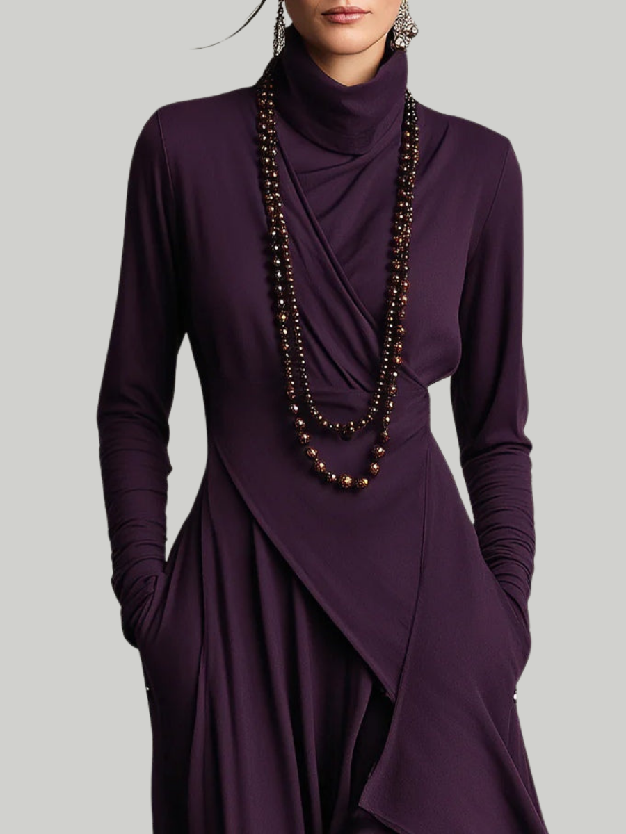 Sandra | Robe maxi plissée asymétrique à col montant violet