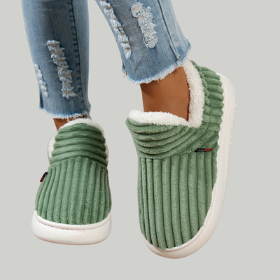 Chaussons en peluche CozyStep