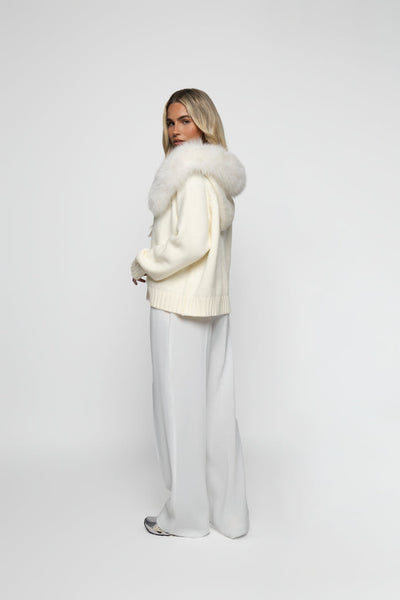 Romaine | Gilet en maille avec capuche en fausse fourrure