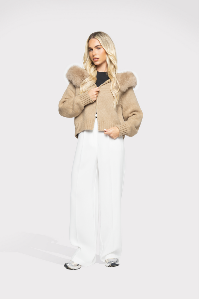 Romaine | Gilet en maille avec capuche en fausse fourrure