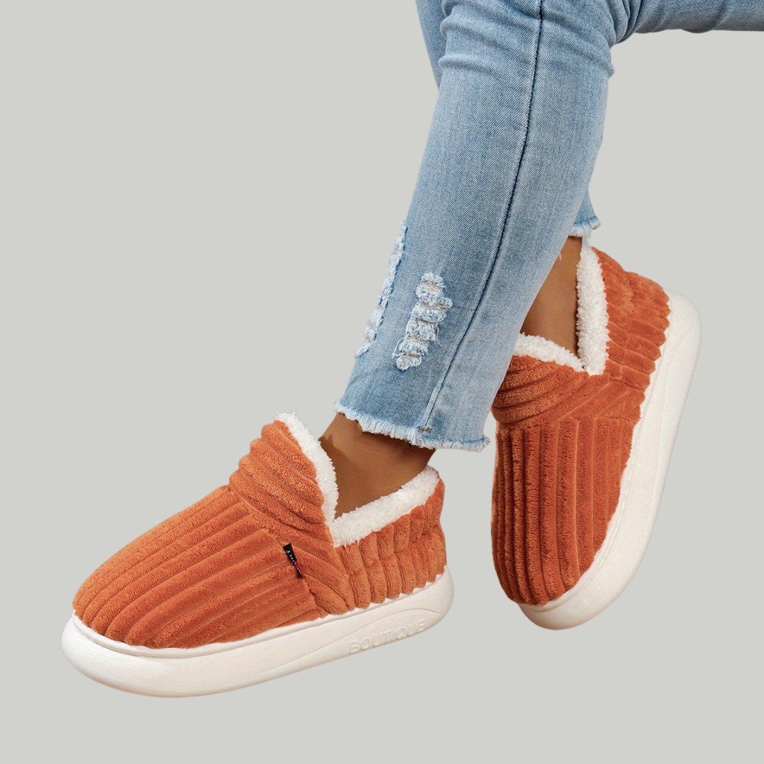 Chaussons en peluche CozyStep