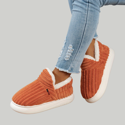 Chaussons en peluche CozyStep