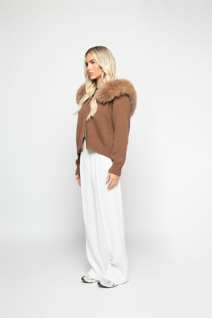Romaine | Gilet en maille avec capuche en fausse fourrure