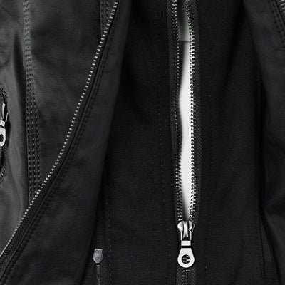Kara | Veste motard à capuche et silhouette féminine