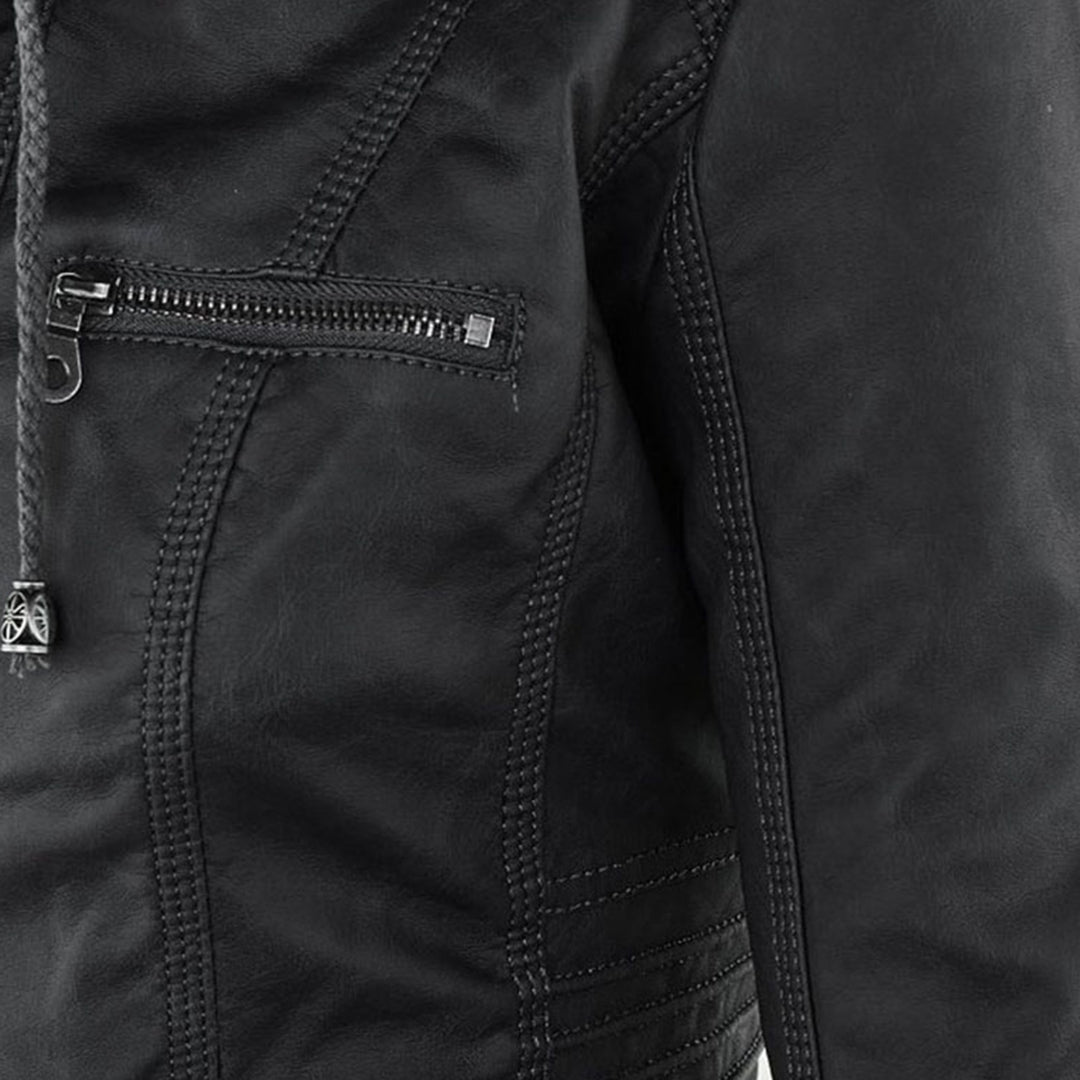 Kara | Veste motard à capuche et silhouette féminine