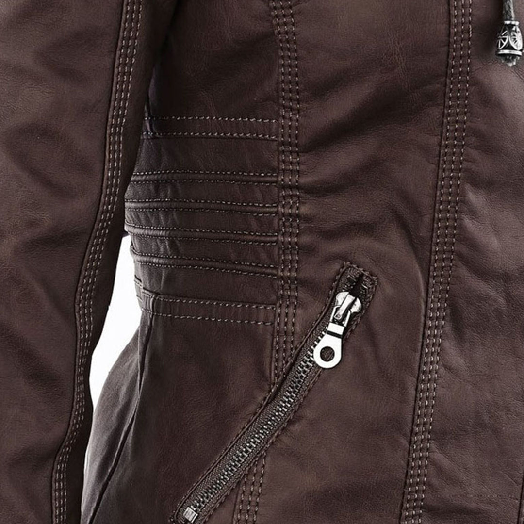 Kara | Veste motard à capuche et silhouette féminine