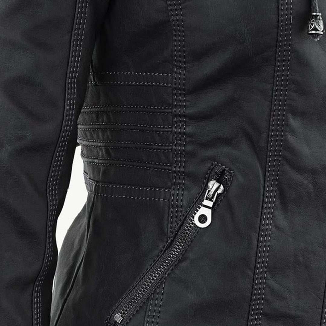 Kara | Veste motard à capuche et silhouette féminine